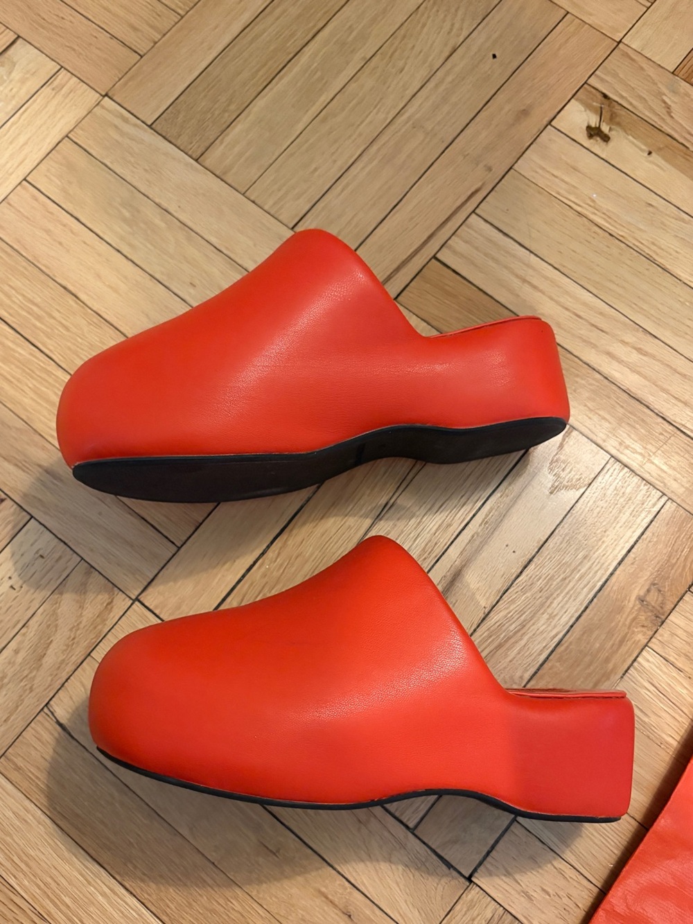 Simon Miller Orange Bubble Clogs with Matching Dust Bag - Picture 3 of 5
